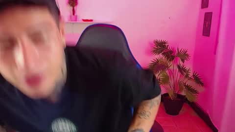 Thomas online show from February 24, 10:19 pm