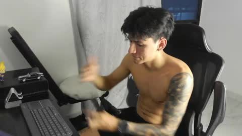 sex_love_sweat online show from May 28, 11:35 pm