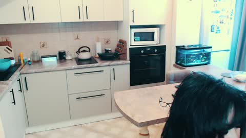 Roxy Kate Mary Alex Arnold online show from December 10, 9:33 am