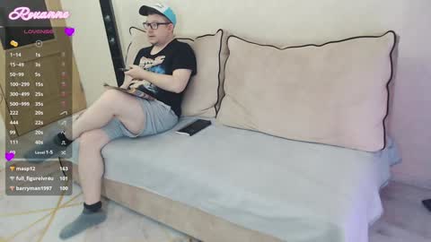 Roxy Kate Mary Alex Arnold online show from December 15, 12:28 pm