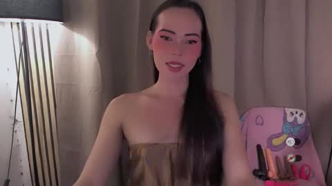 Snapshot of sexbombvenice chatting on June 5, 4:41 am Venice online show from June 5, 4:41 am