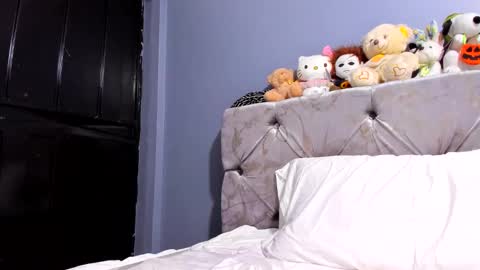 HEY GUYS KEVIAM I    MY NEW  TWITTER IS anitalautter26 imstagran  anitalautter26 officialOFanitalautter online show from January 18, 2:36 am