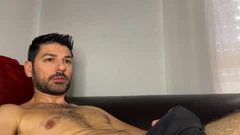 Snapshot of sexfriendch chatting on October 27, 9:35 am Lucenzo  online show from October 27, 9:35 am