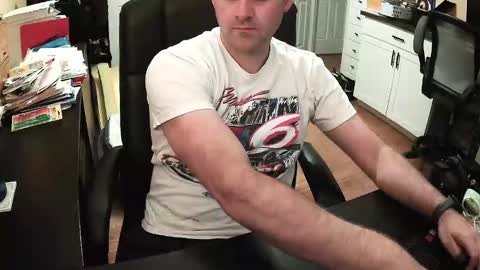 Snapshot of sexfungames chatting on October 3, 11:35 pm Kyle online show from October 3, 11:35 pm