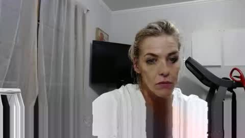 Snapshot of sexi_chrisly chatting on November 16, 7:03 am Sexi Chrisly online show from November 16, 7:03 am