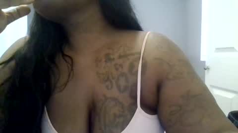 Snapshot of sexichocchic chatting on August 4, 1:57 pm sexichocchic online show from August 4, 1:57 pm