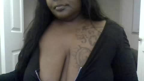 Snapshot of sexichocchic chatting on August 5, 7:55 am sexichocchic online show from August 5, 7:55 am