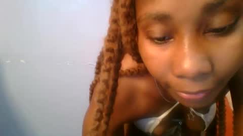 Maggie online show from February 2, 6:48 am