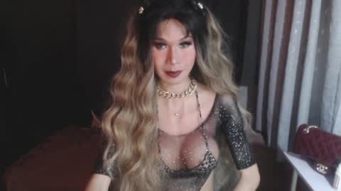 Snapshot of sexiest_asiants chatting on January 15, 7:59 am nicole online show from January 15, 7:59 am