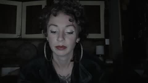 Trixy Rose online show from December 13, 7:04 am