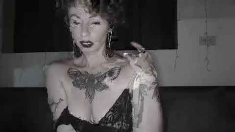 Trixy Rose online show from January 10, 7:57 am