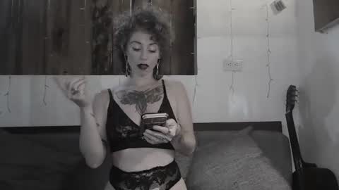 Trixy Rose online show from January 10, 2:13 pm