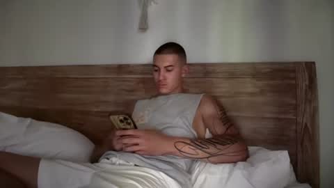 Snapshot of sexninjaboy_ chatting on August 2, 6:45 am Jace online show from August 2, 6:45 am