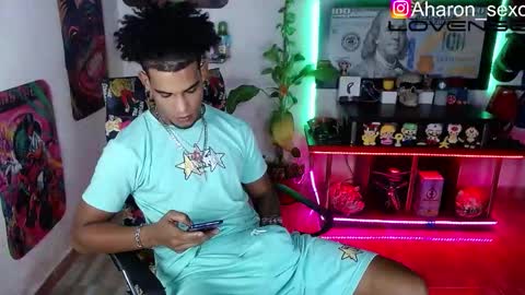 Snapshot of sexo_aharon chatting on October 22, 5:41 am Aharon ravelo online show from October 22, 5:41 am