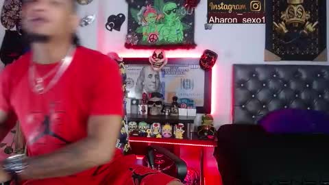 Aharon  ravelo online show from February 3, 2:53 am