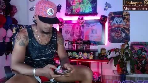 Aharon  ravelo online show from February 10, 1:21 am