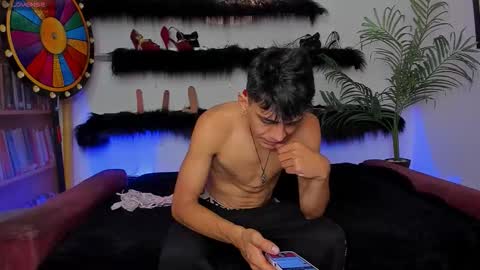 April   18 year and ROSS dick 20cm online show from November 1, 11:40 pm