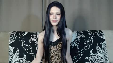 Snapshot of sexpired_princess chatting on April 29, 6:36 pm Nextdoor Princess online show from April 29, 6:36 pm