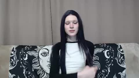 Snapshot of sexpired_princess chatting on June 13, 12:36 pm Nextdoor Princess online show from June 13, 12:36 pm