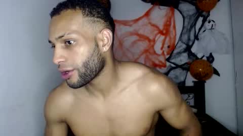 Snapshot of sexseason777 chatting on October 25, 2:41 am STIIV G online show from October 25, 2:41 am