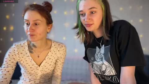 NIKKI KATE LIZA AND BOYS online show from March 22, 4:32 pm