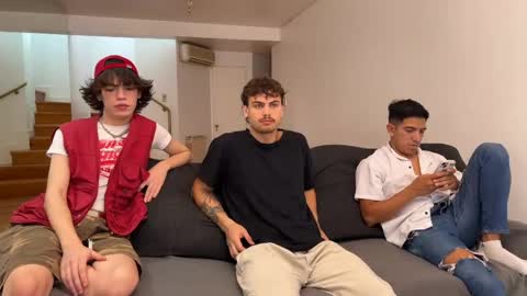 Andrea online show from April 18, 8:42 pm