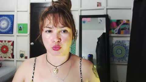 Snapshot of sexwwoman chatting on October 20, 8:20 pm CHIARA   online show from October 20, 8:20 pm