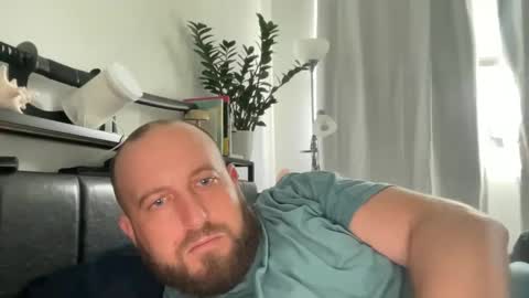 Snapshot of sexxfreak21 chatting on December 9, 7:29 pm sexxfreak21 online show from December 9, 7:29 pm