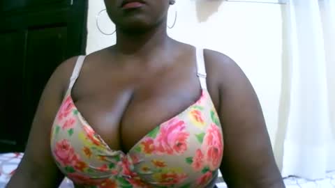 Snapshot of sexxi_ebony chatting on September 10, 2:22 am sexxi_ebony online show from September 10, 2:22 am
