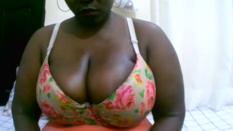 Snapshot of sexxi_ebony chatting on September 14, 1:05 am sexxi_ebony online show from September 14, 1:05 am