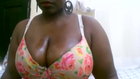 Snapshot of sexxi_ebony chatting on September 20, 12:50 pm sexxi_ebony online show from September 20, 12:50 pm
