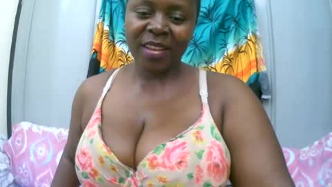 Snapshot of sexxi_ebony chatting on November 22, 8:24 am sexxi_ebony online show from November 22, 8:24 am