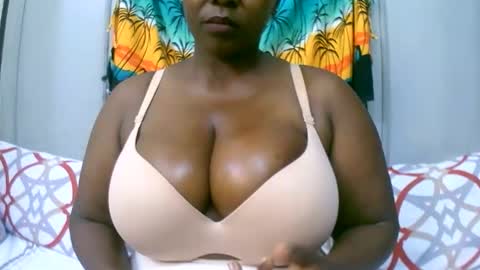 Snapshot of sexxi_ebony chatting on December 3, 1:57 am sexxi_ebony online show from December 3, 1:57 am