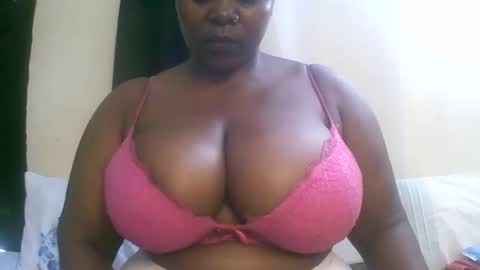 sexxi_ebony online show from April 22, 8:17 am