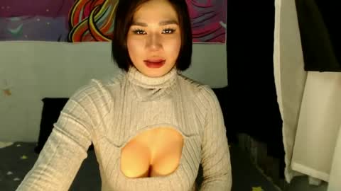 Snapshot of sexxxy_phoenix chatting on July 6, 6:54 am sexxxy_phoenix online show from July 6, 6:54 am