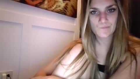 sexxxyvibes online show from October 18, 7:09 am