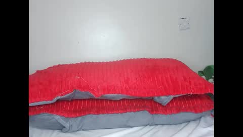 kisses online show from January 11, 1:38 pm