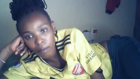 sexxy_curvy23 online show from April 21, 3:13 am