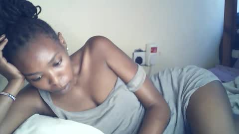 sexxy_curvy23 online show from April 24, 8:17 am