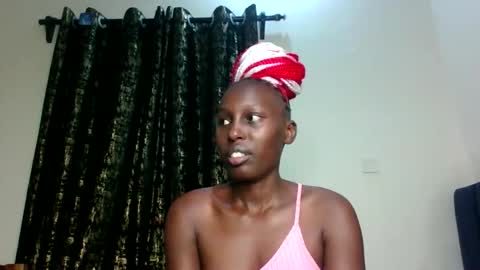 Snapshot of sexxy_melmine chatting on May 19, 1:56 am Dolly online show from May 19, 1:56 am
