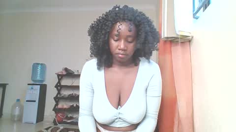 Snapshot of sexxy_thick_ebony chatting on September 15, 6:24 am Sweet doll  online show from September 15, 6:24 am
