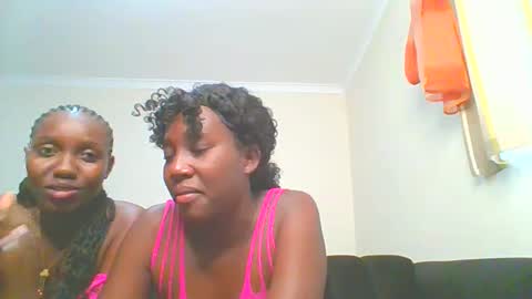 Snapshot of sexxy_thick_ebony chatting on September 28, 7:14 am Sweet doll  online show from September 28, 7:14 am