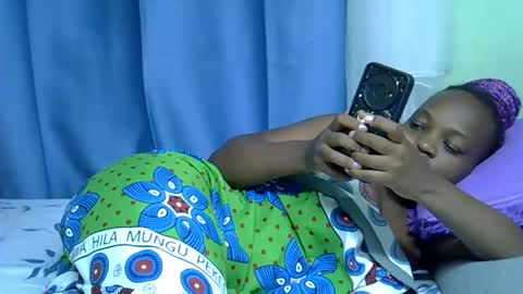 African Queen online show from April 12, 5:07 pm