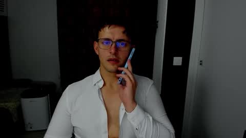 Snapshot of sexxymuscles4u chatting on November 14, 12:04 pm Sexxymuscles4U online show from November 14, 12:04 pm