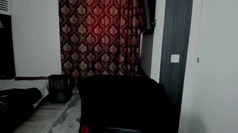 Snapshot of sexxymuscles4u chatting on November 24, 9:09 am Sexxymuscles4U online show from November 24, 9:09 am