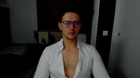 Snapshot of sexxymuscles4u chatting on November 25, 9:31 am Sexxymuscles4U online show from November 25, 9:31 am