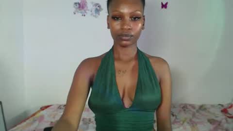 Snapshot of sexxypixie chatting on April 4, 10:40 pm sexxypixie online show from April 4, 10:40 pm