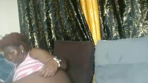 sexxypritty online show from April 5, 8:39 pm