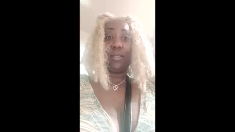 Snapshot of sexy456745 chatting on April 6, 11:16 pm sexy456745 online show from April 6, 11:16 pm