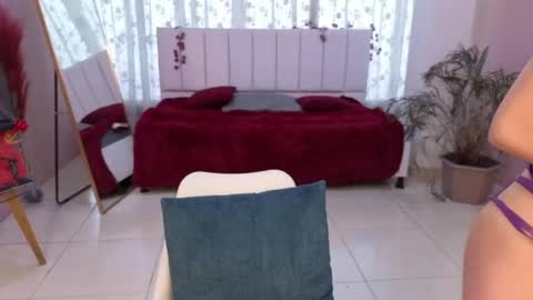 Snapshot of sexy_ailin chatting on May 8, 6:35 pm Ailin online show from May 8, 6:35 pm
